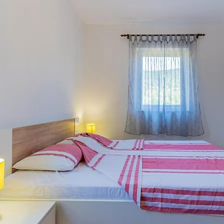 Apartmani Cres קרס