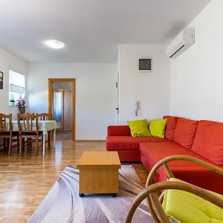 Apartmani Cres קרס