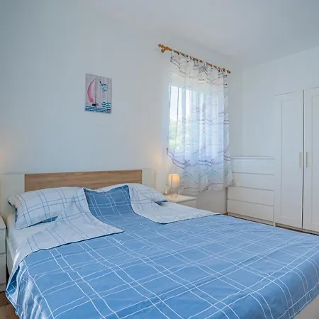 Apartmani Cres דירה *