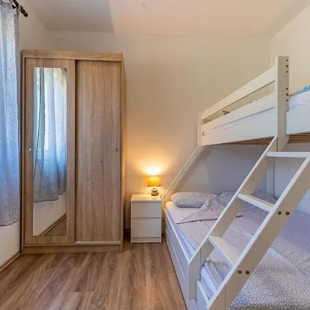 Apartmani Cres * קרס