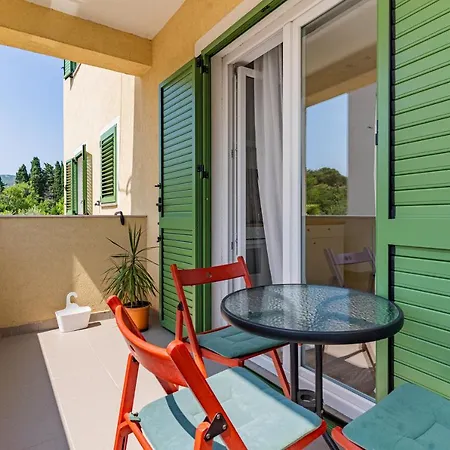 Apartmani Cres شقة